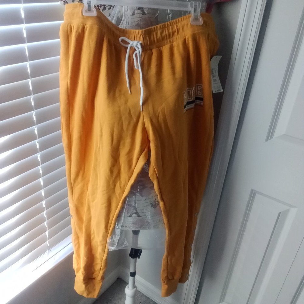 No Boundaries Snap Jogger